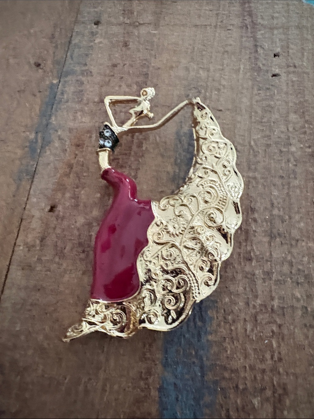 Gold Filigree Leaf Hoop Earring with Burgundy Enamel Accent